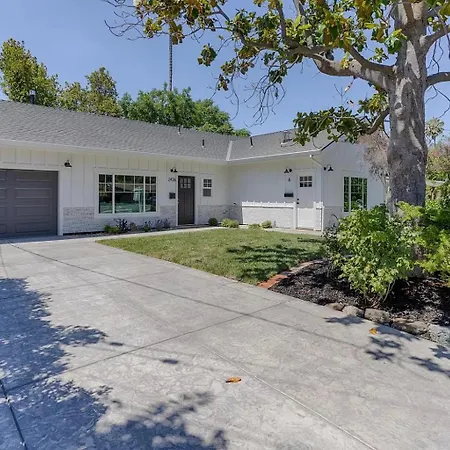 Lux Pool Oasis, 3Br,Chic Kitchen Villa